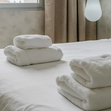 Apartment Poolside Escape