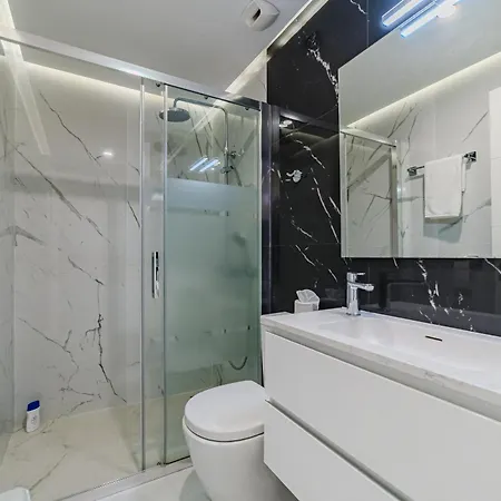 Poolside Escape Apartment *