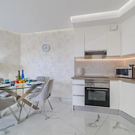 Poolside Escape Apartment Costa Adeje (Tenerife)