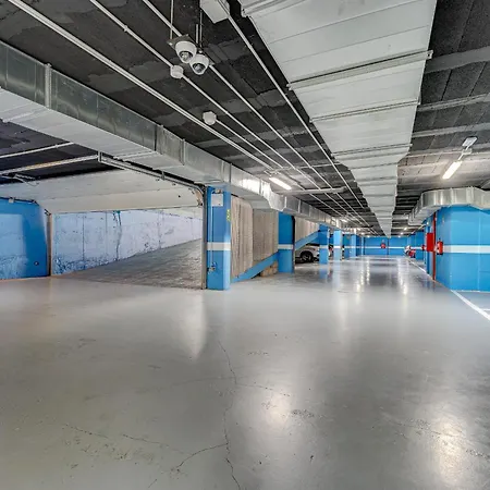 Apartment Poolside Escape