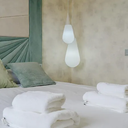 Apartment Poolside Escape